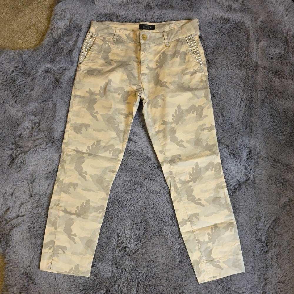 Mason's Beige Button-Accent Pants